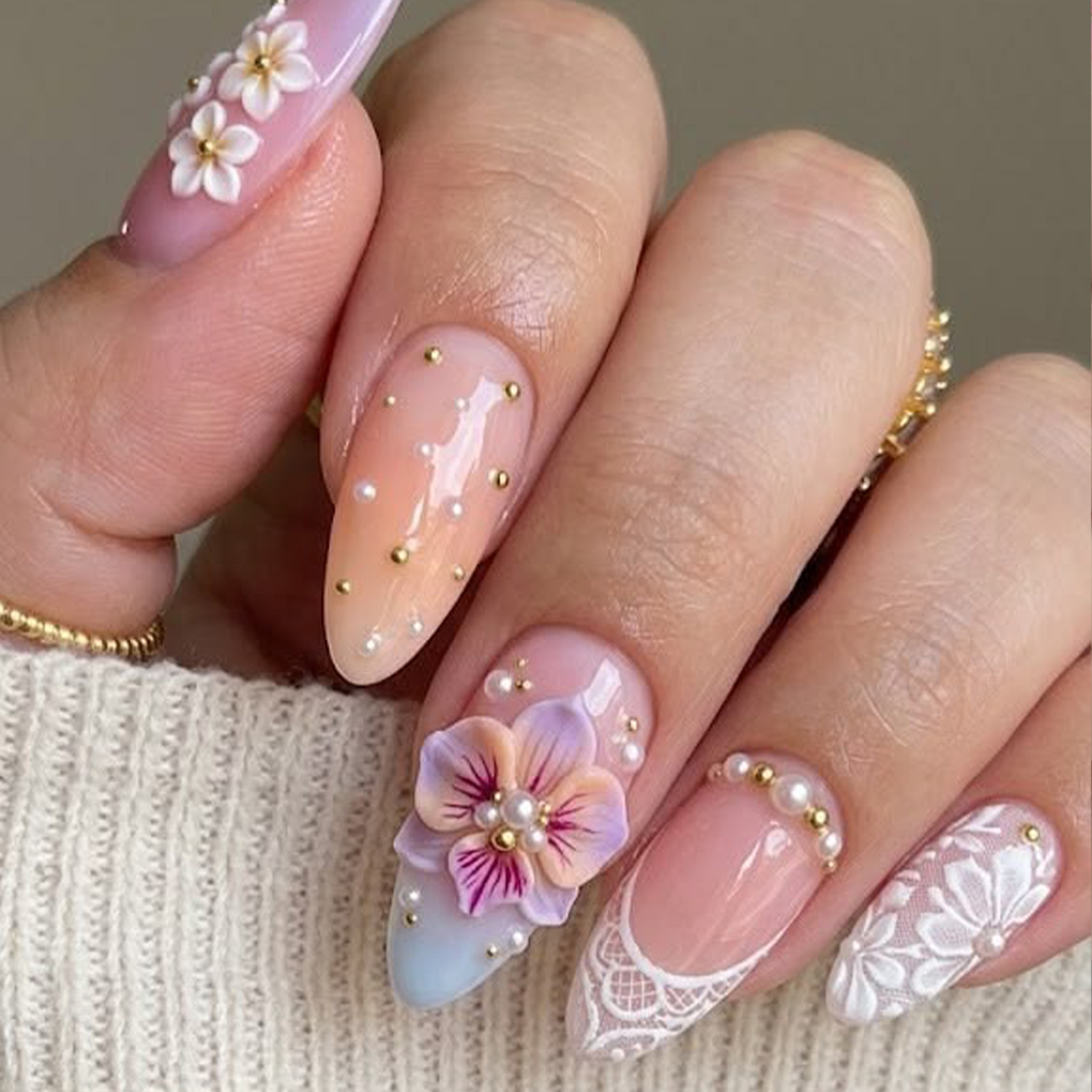 Decorating Tip Set - 24枚入りピンクグラデーションネイルチップセット、アーモンドフラワー型、パール装飾付きつけ爪、再利用可能なラウンドヘッドフェイクネイル